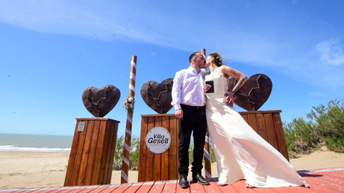 Vuelven los casamientos en la playa: Gesell, la ciudad del amor Vuelven los casamientos en la playa: Gesell, la ciudad del amor