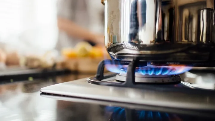 Políticas de Milei golpean a Las Flores: mas de 8000 familias perderían el descuentos de gas