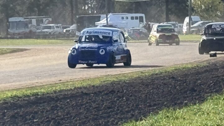 Más de 115 autos hicieron vibrar el Gabriel Appella con la impecable organización del Autoclub