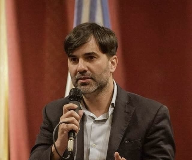 Castelli: Echarren advierte que se desadjudicarán viviendas a quienes no paguen la cuota