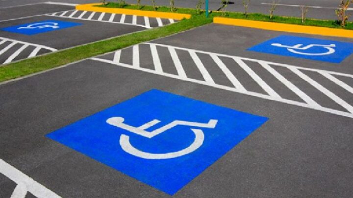Pila avanza en inclusión con reservas de estacionamiento para personas con discapacidad