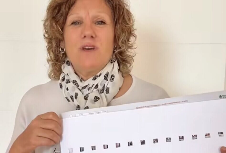 Dolores garantiza el voto secreto y accesible para personas ciegas Dolores garantiza el voto secreto y accesible para personas ciegas