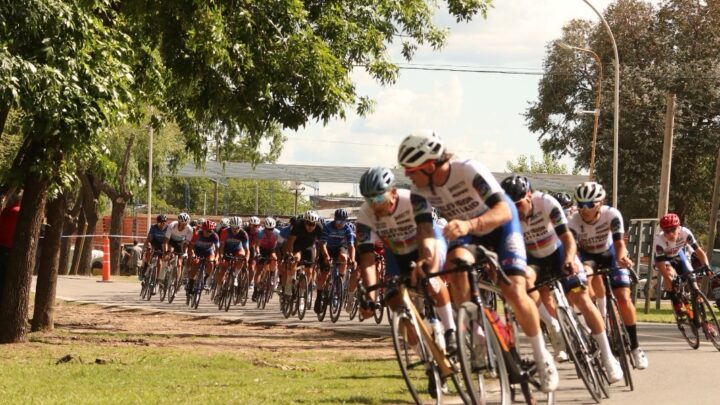 La Laguna de Ranchos fue escenario de una gran Fiesta del Ciclismo