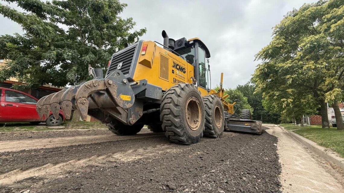 Castelli avanza con obras de mantenimiento y mejora vial en el barrio ProCrear “Raúl Alfonsín”