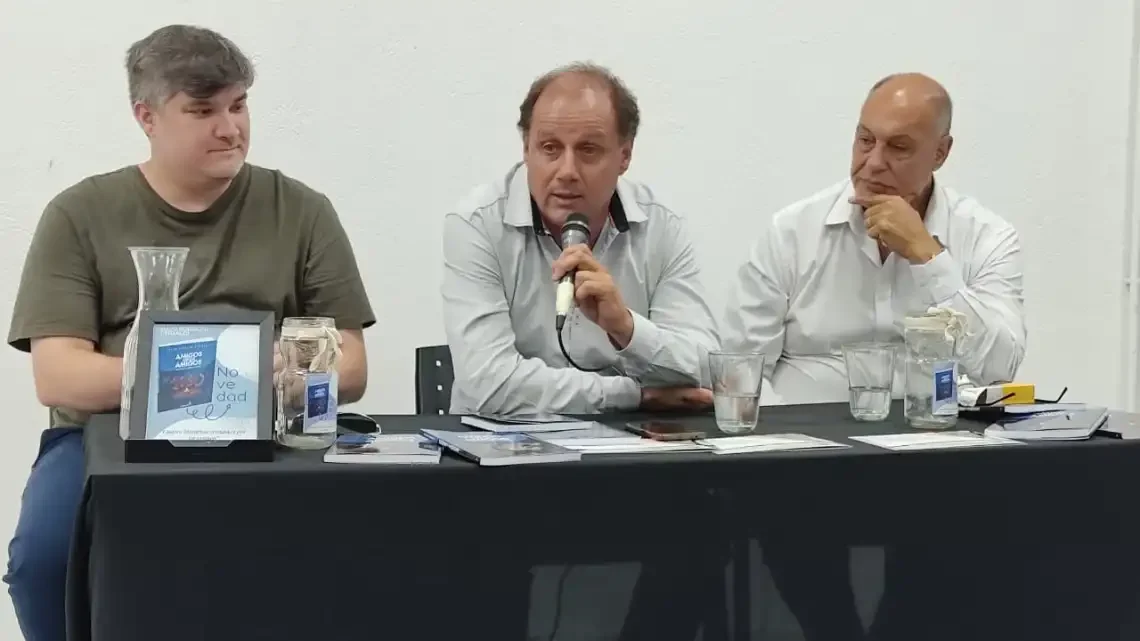 El libro de Julio Giribaldi fue presentado en la secretaría de Derechos Humanos de Avellaneda