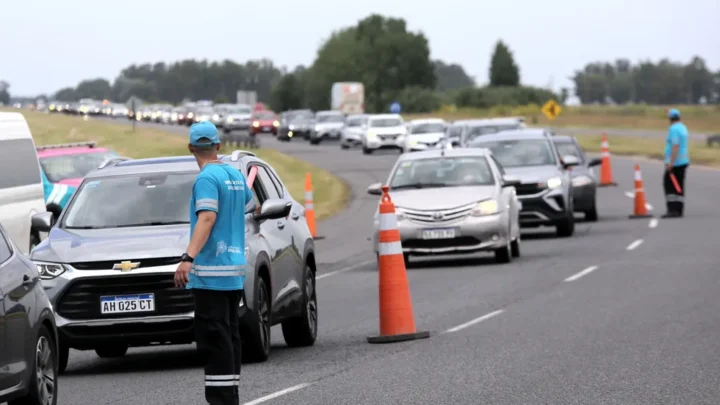 Atención conductores: Drones para controlar el uso del celular y cinturones en rutas a la Costa