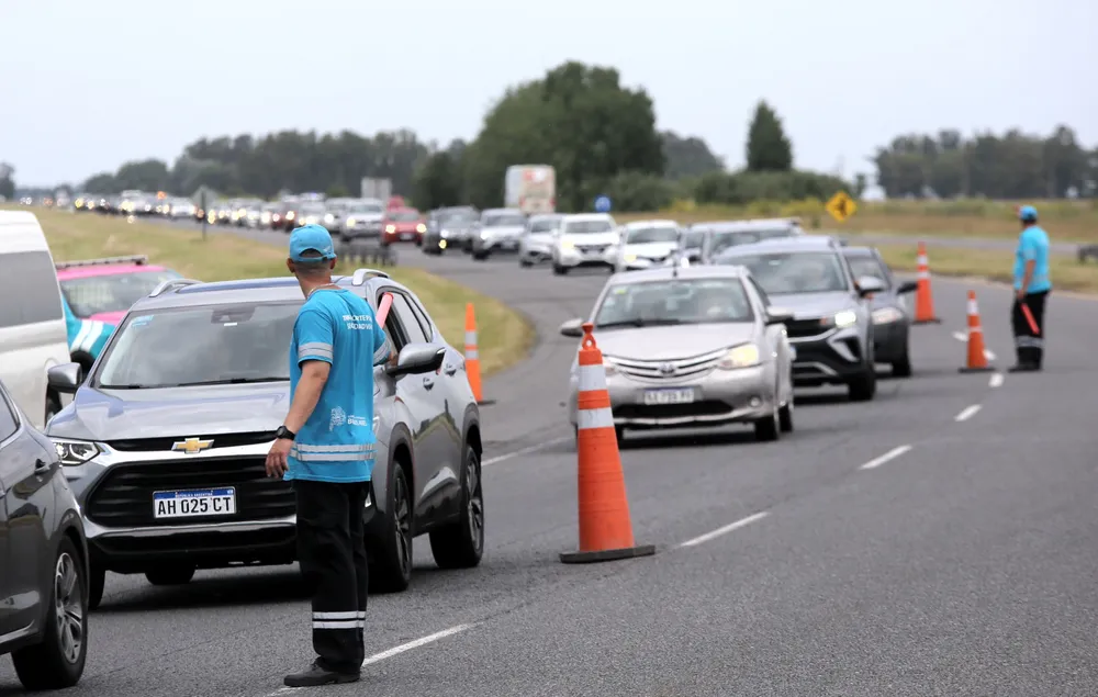 Atención conductores: Drones para controlar el uso del celular y cinturones en rutas a la Costa