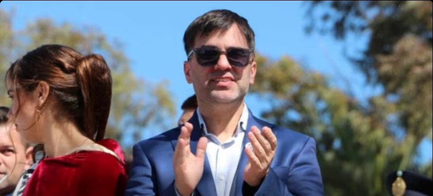 Echarren volvió al Ejecutivo y aseguró que “los salarios y el aguinaldo están garantizados”