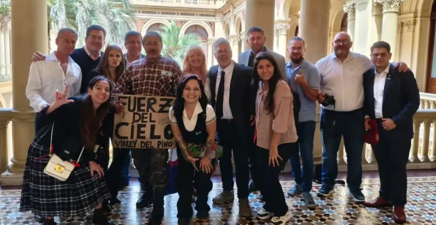 Mientras la agenda real espera, Milei recibe a influencers libertarios