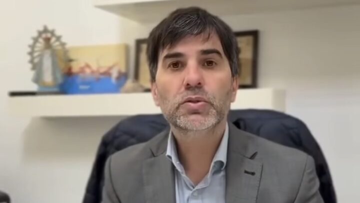 Echarren sostiene una línea clara: control, mano dura y un Castelli tranquilo