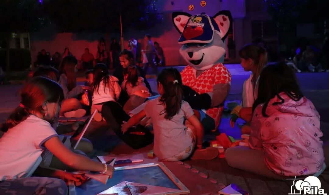 Pila pisa fuerte con su propia agenda y enciende las “Nochecitas de Verano”