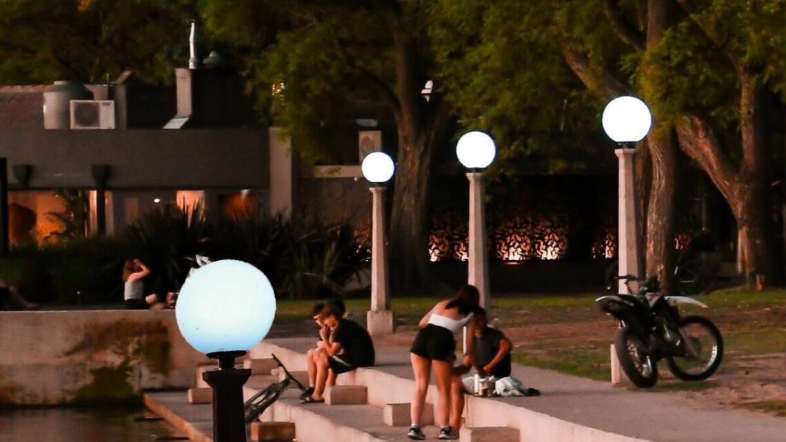 Nueva iluminación en las escalinatas: modernización y eficiencia energética en Chascomús