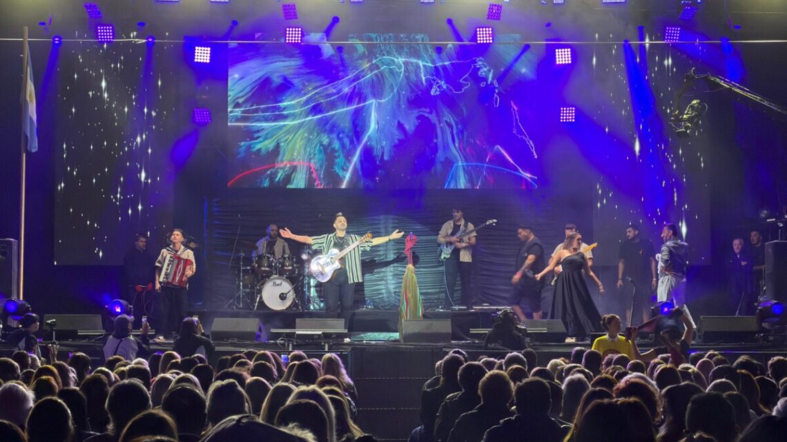Multitudinario arranque de La Fiesta Nacional de la Guitarra en Dolores