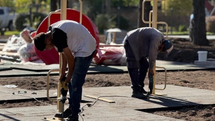 Castelli: La Plaza del Ferrocarril avanza hacia su renovación total