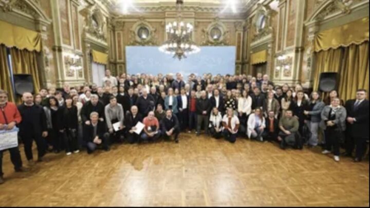 Kicillof reunió a intendentes de distintos espacios políticos frente al ajuste en salud de nación