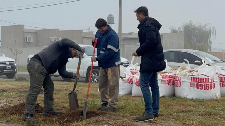 En Roque Pérez, Sciaini supervisó nuevas obras en La Copa: gas, plaza y deporte para el barrio