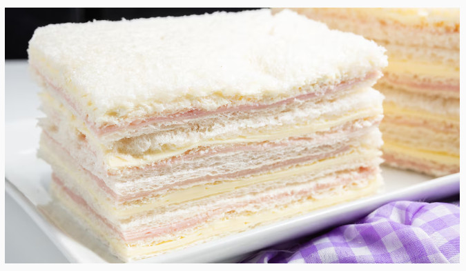 Villa Gesell va por el sándwich de miga más grande del país