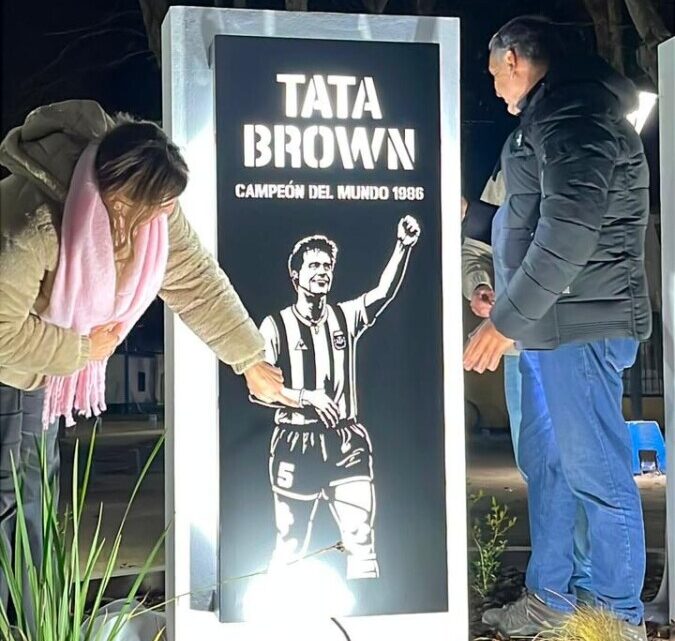 El Tata Brown vive para siempre en Ranchos: emotivo homenaje al campeón del mundo