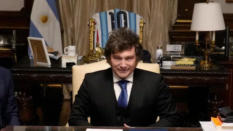 Milei anunció que decretará feriado el día que los jugadores decidan celebrar con la gente