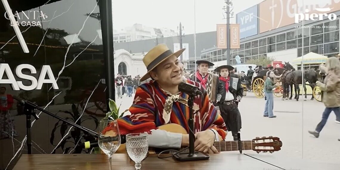 Gabotto invitó en La Rural al Encuentro Nacional de Payadores de Dolores