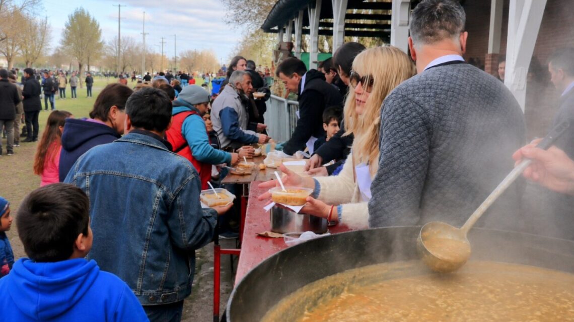 Gral Belgrano: Locro, torta y fiesta para todos en el 135° aniversario
